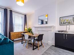 Cosy 2 Bed Apt Old Dutch Embassy