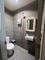 Crowne Meow Bui Vien Hotel 2