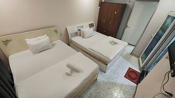 Crowne Meow Bui Vien Hotel 2