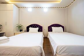 Crowne Meow Bui Vien Hotel 2