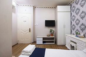 Crowne Meow Bui Vien Hotel 2