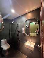 Crowne Meow Bui Vien Hotel 2