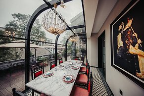 Seclusion with the mountain