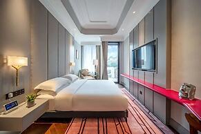 Seclusion with the mountain