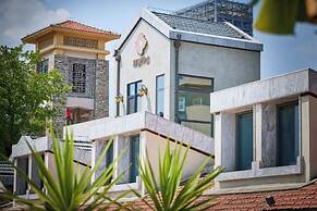 Seclusion with the mountain