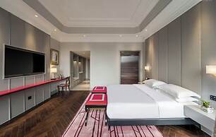 Seclusion with the mountain