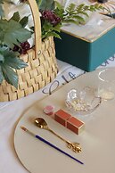 Seclusion with the mountain