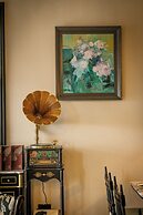 Seclusion with the mountain