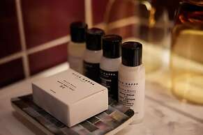 Seclusion with the mountain