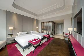 Seclusion with the mountain