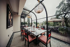 Seclusion with the mountain