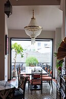 Seclusion with the mountain