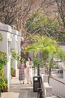 Seclusion with the mountain