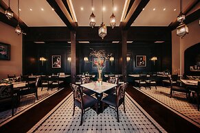 Seclusion with the mountain