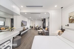 CityHouse - El Pino Realm