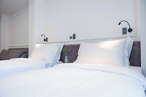 CityHouse - El Pino Realm