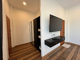 Hua Hin Pool Villa and Pool Table With 3 Bedrooms, 3 Bathrooms Near Ch