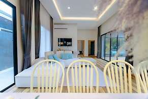 Hua Hin Pool Villa and Pool Table With 3 Bedrooms, 3 Bathrooms Near Ch