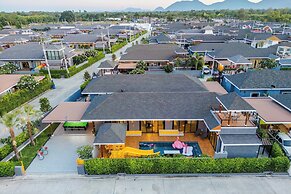 Hua Hin Pool Villa and Pool Table With 3 Bedrooms, 3 Bathrooms Near Ch