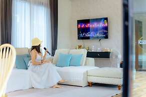 Hua Hin Pool Villa and Pool Table With 3 Bedrooms, 3 Bathrooms Near Ch