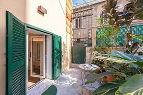 Central Flat In Genova