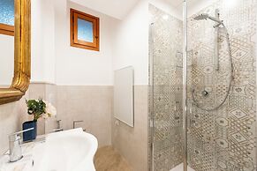 Central Flat In Genova