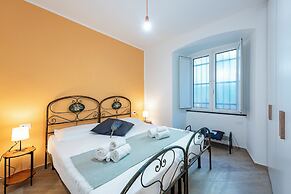 Central Flat In Genova