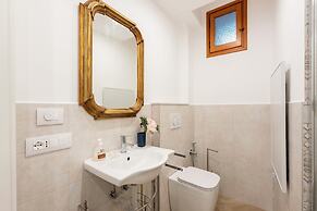 Central Flat In Genova