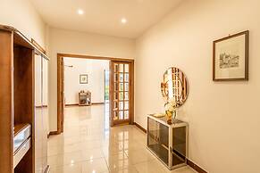 Bright Apartment Private Parking Naples