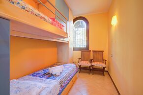 John's House-Lakeview & shared pool