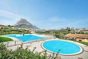 John's House-Lakeview & shared pool