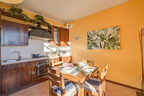 John's House-Lakeview & shared pool