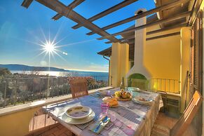 John's House-Lakeview & shared pool