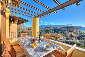 John's House-Lakeview & shared pool