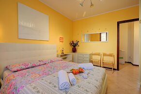 John's House-Lakeview & shared pool