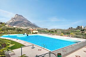 John's House-Lakeview & shared pool