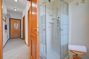 Julia's House With Lakeview and shared pool