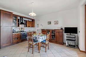 Julia's House With Lakeview and shared pool