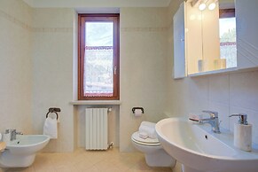 Julia's House With Lakeview and shared pool