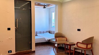 Yes Hotel By The Ganges