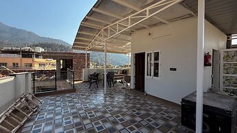 Yes Hotel By The Ganges