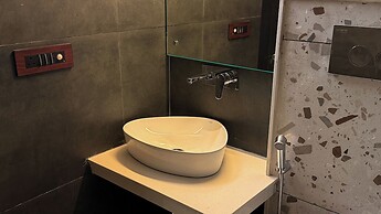 Yes Hotel By The Ganges