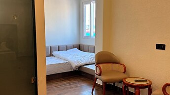 Yes Hotel By The Ganges