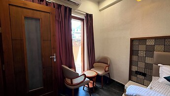 Yes Hotel By The Ganges