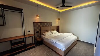 Yes Hotel By The Ganges