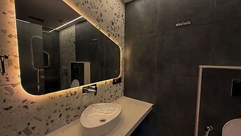 Yes Hotel By The Ganges