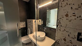 Yes Hotel By The Ganges