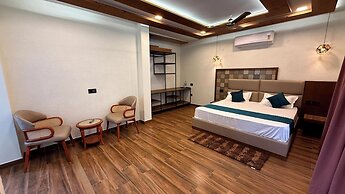 Yes Hotel By The Ganges
