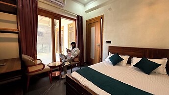 Yes Hotel By The Ganges