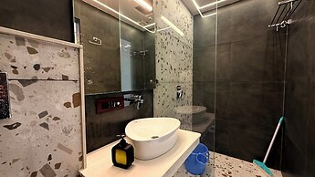 Yes Hotel By The Ganges